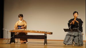 お箏と尺八の演奏